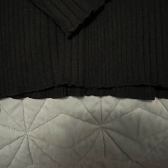 Dolce and Gabanna mock neck long sleeve - Picture 4 of 6